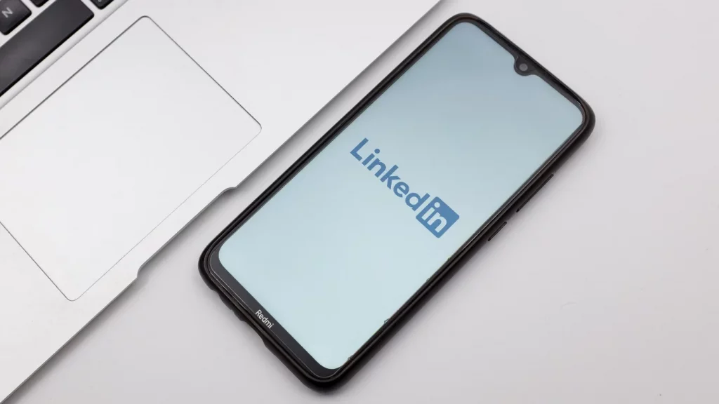 اخراج در LinkedIn