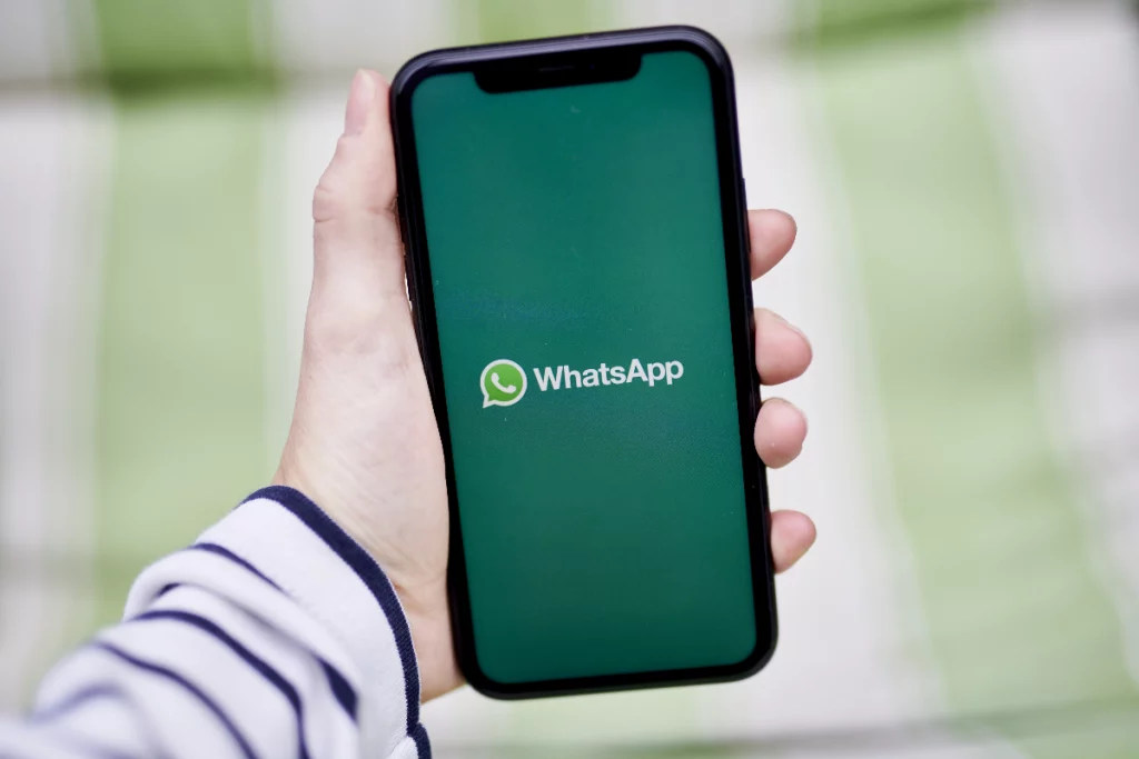 واتس‌اپ و گروه بی نام