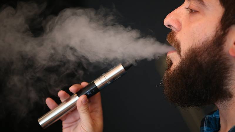 چگونه vaping می تواند به شما در ترک سیگار کمک کند؟